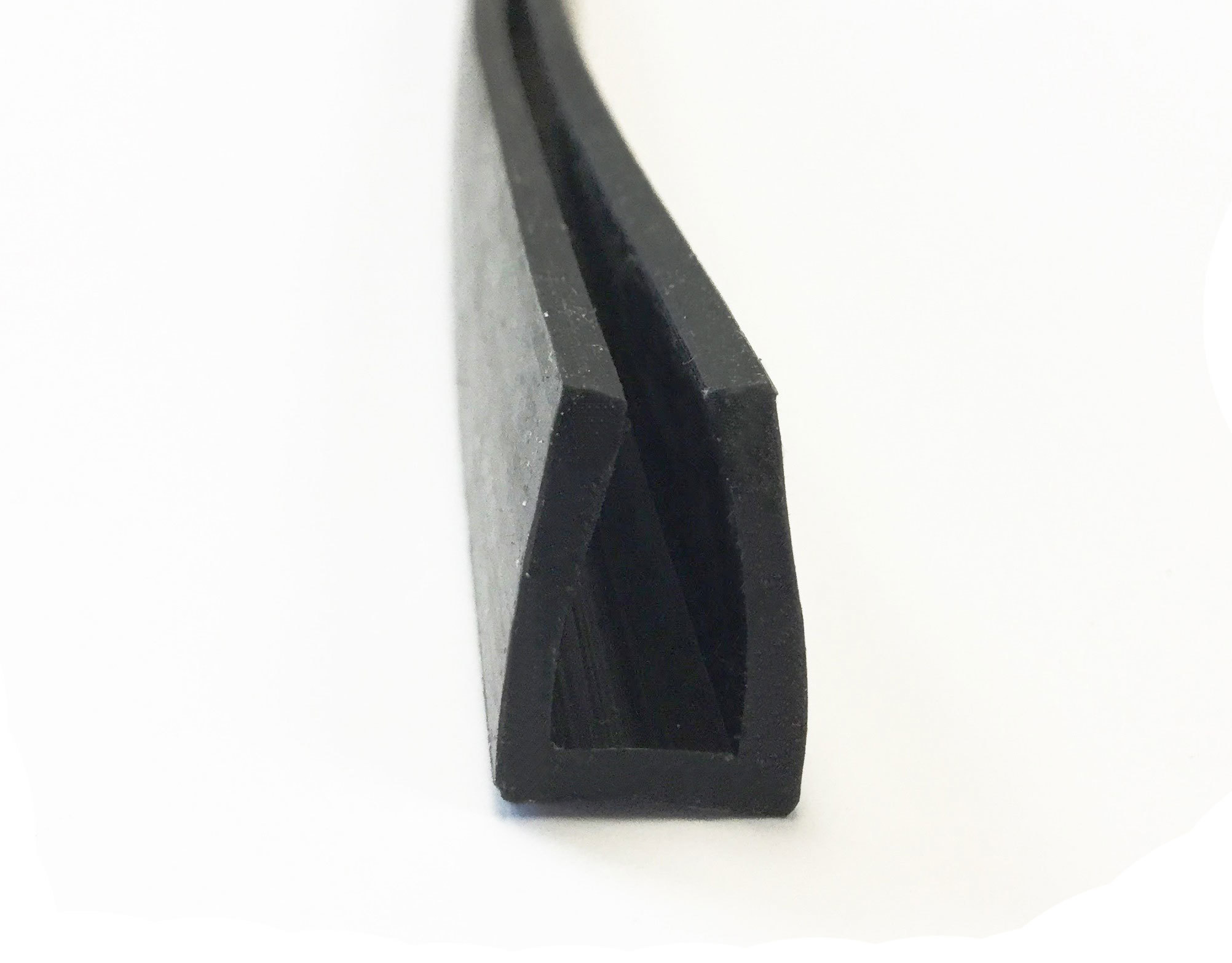 Профиль уплотнительный для стёкол П-6 мм ТУ 2500-376-00152106-94